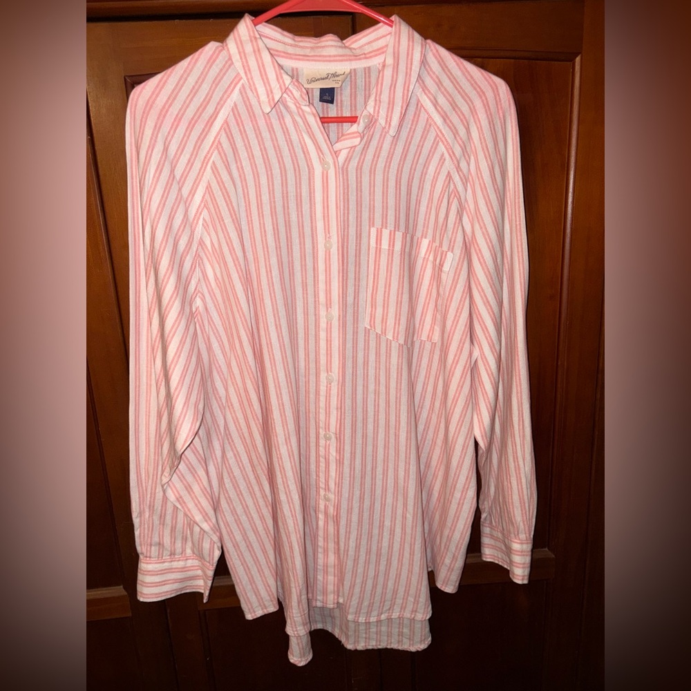 Universal Thread Pink and White Casual Button Down Shirt